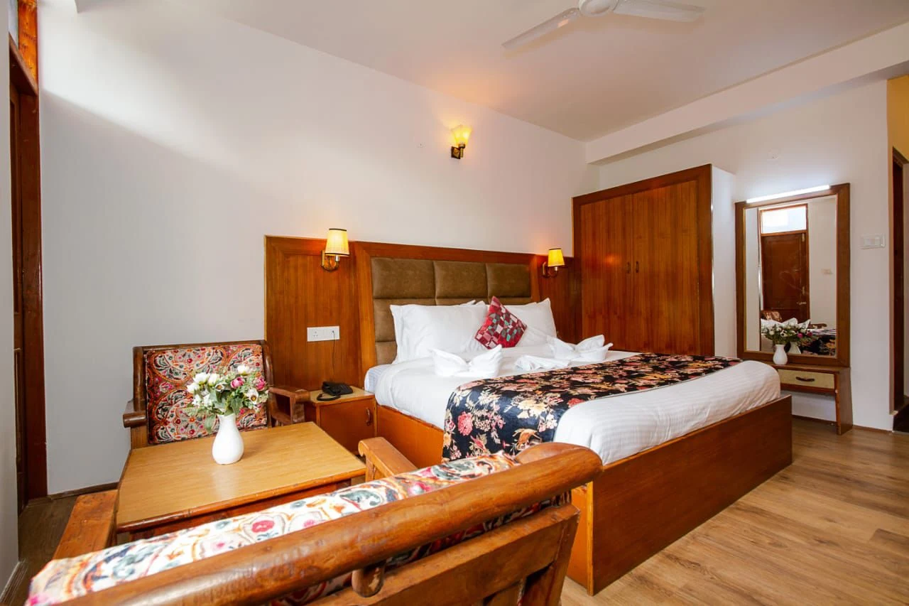 Sunset Resort room interior, Manali